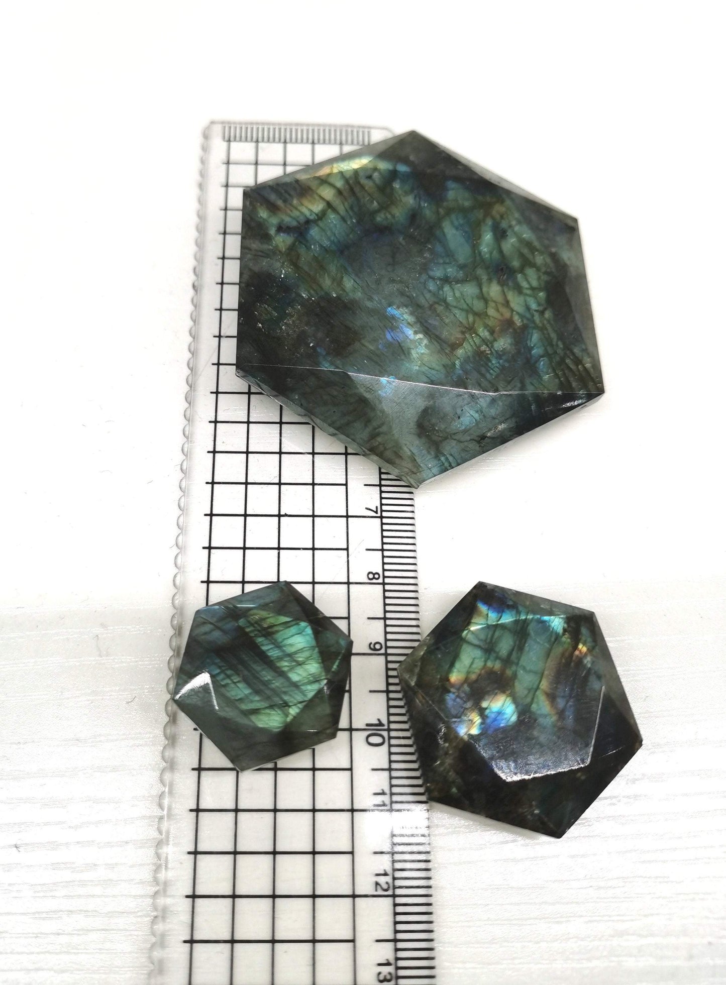 حجر اللابرادوريت الطبيعي الكريم كابوشون سداسي الشكل