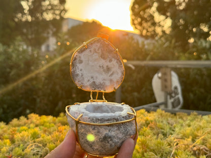 Natural Gemstone Mexico Agate Geode Ring Holder,Gift Ring Box Stone Jewelry Box，Proposal,Wedding Gift