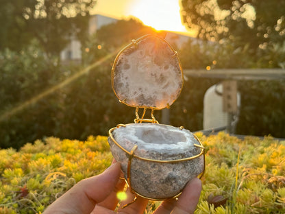 Natural Gemstone Mexico Agate Geode Ring Holder,Gift Ring Box Stone Jewelry Box，Proposal,Wedding Gift