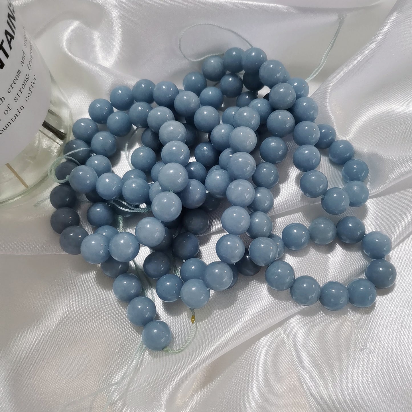 Cuentas redondas sueltas de angelita azul natural para hacer joyas