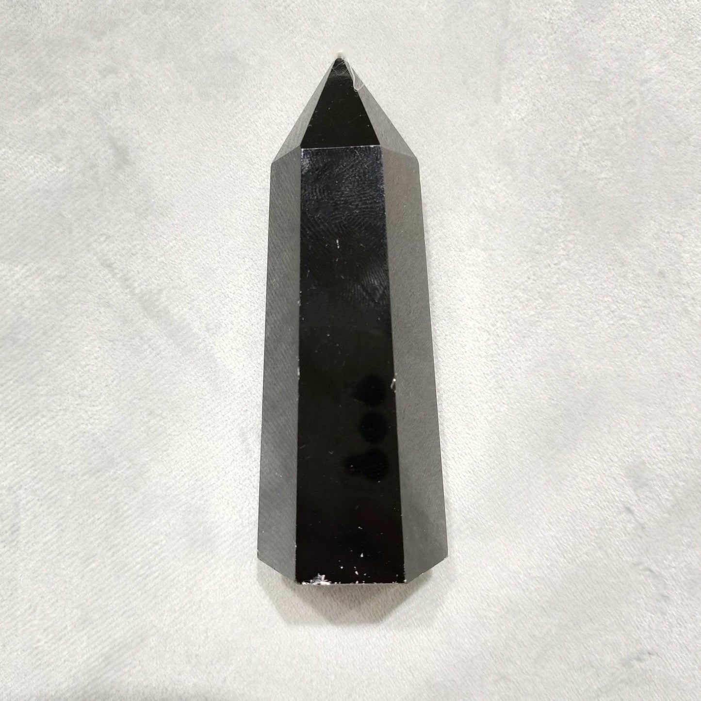 Punta de obsidiana negra