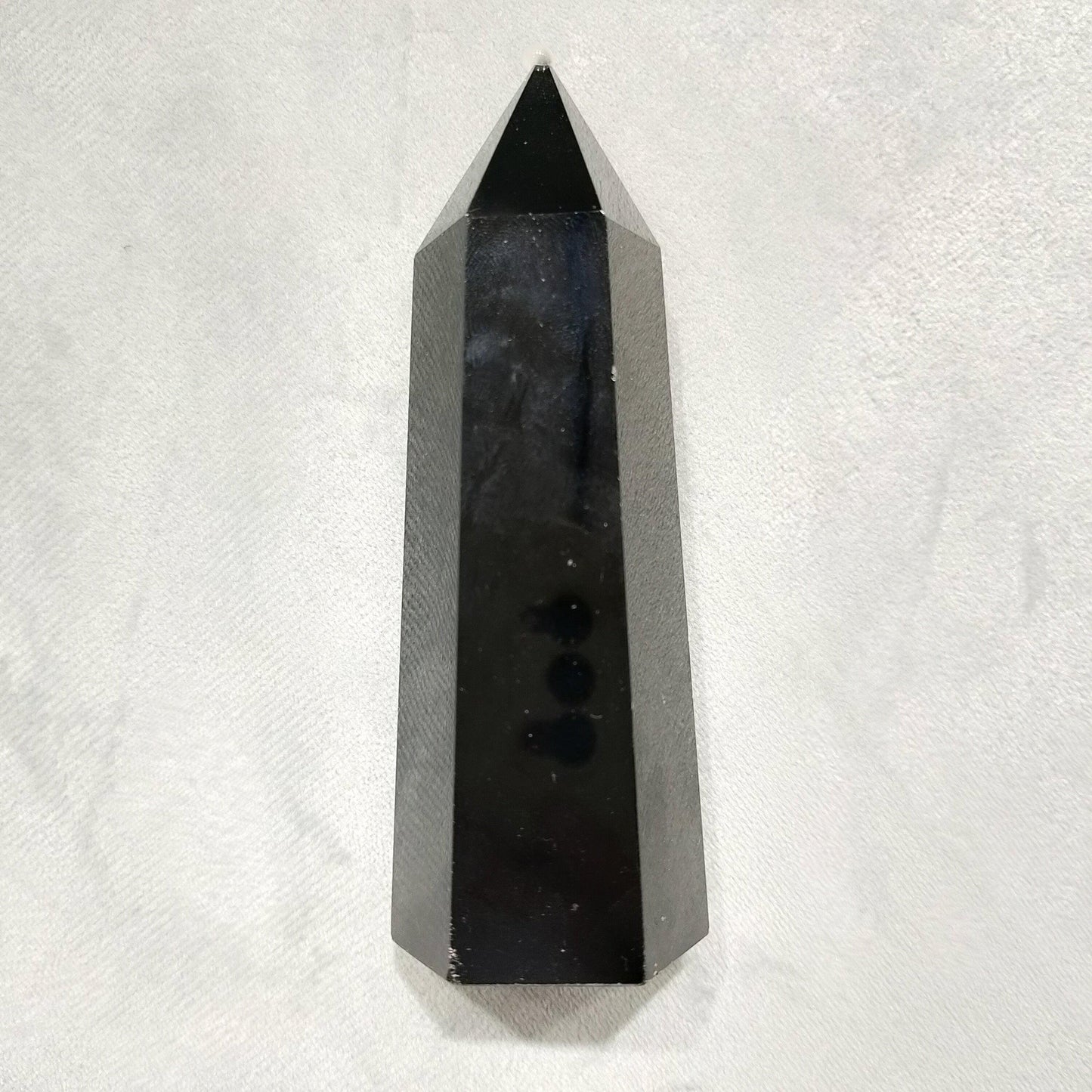 Punta de obsidiana negra