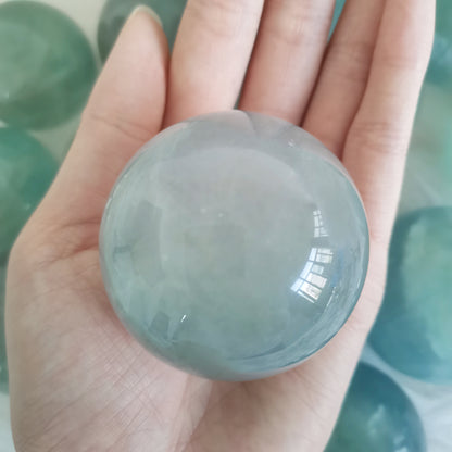 Esfera de piedra de fluorita azul natural, bola de cristal curativa Reiki, muestra + pedestal