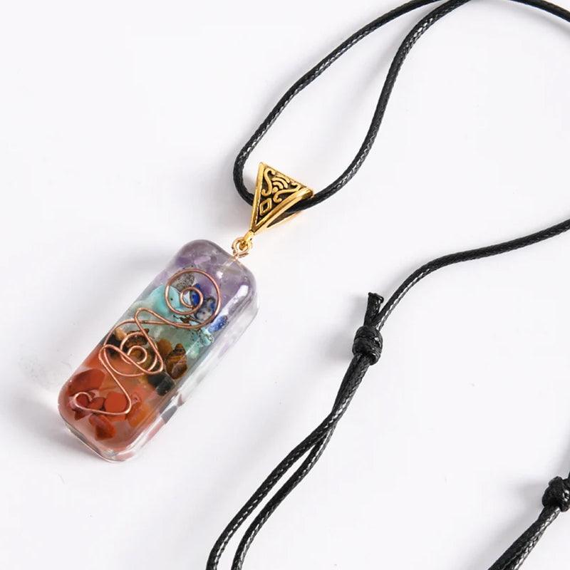 Collar de orgonita con colgante de energía de los 7 chakras