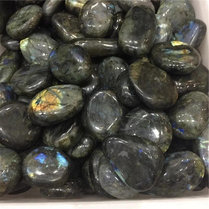 Natural Flashy Labradorite Quartz Crystal Palm Stone