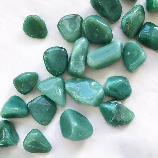 GREEN AVENTRINE TUMBLED STONE