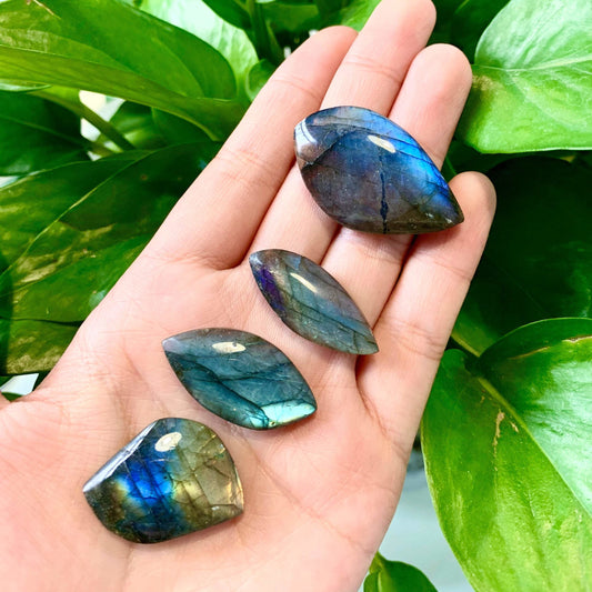 Natural LABRADORITE Cab