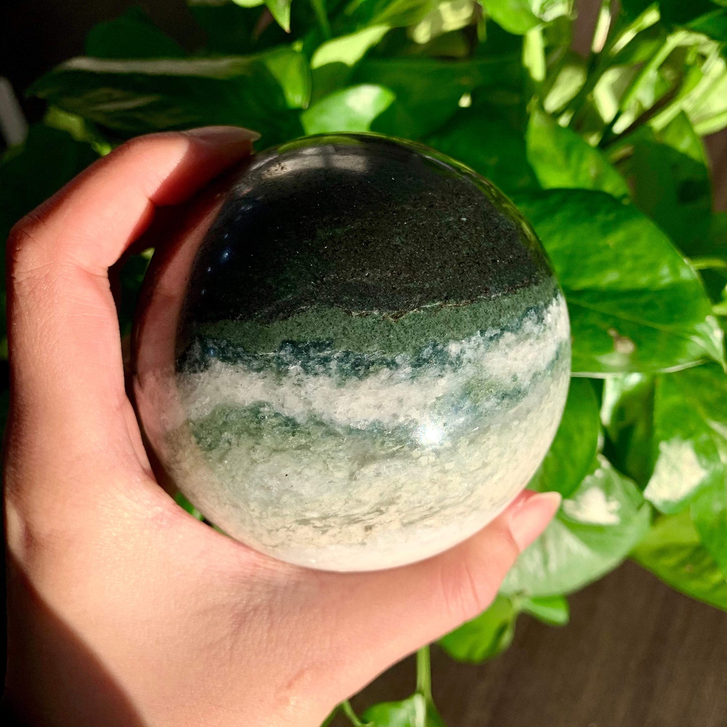 Natural yin yang jade sphere/natural/crystal/jade/balance/healing/black/white/culture